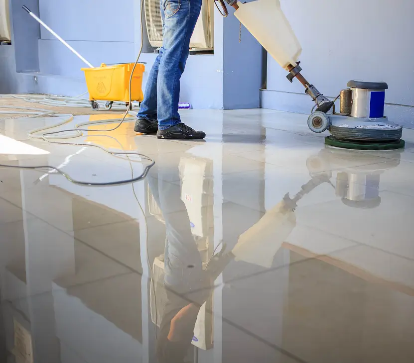 Linha Pisos — manutenção de superfícies
