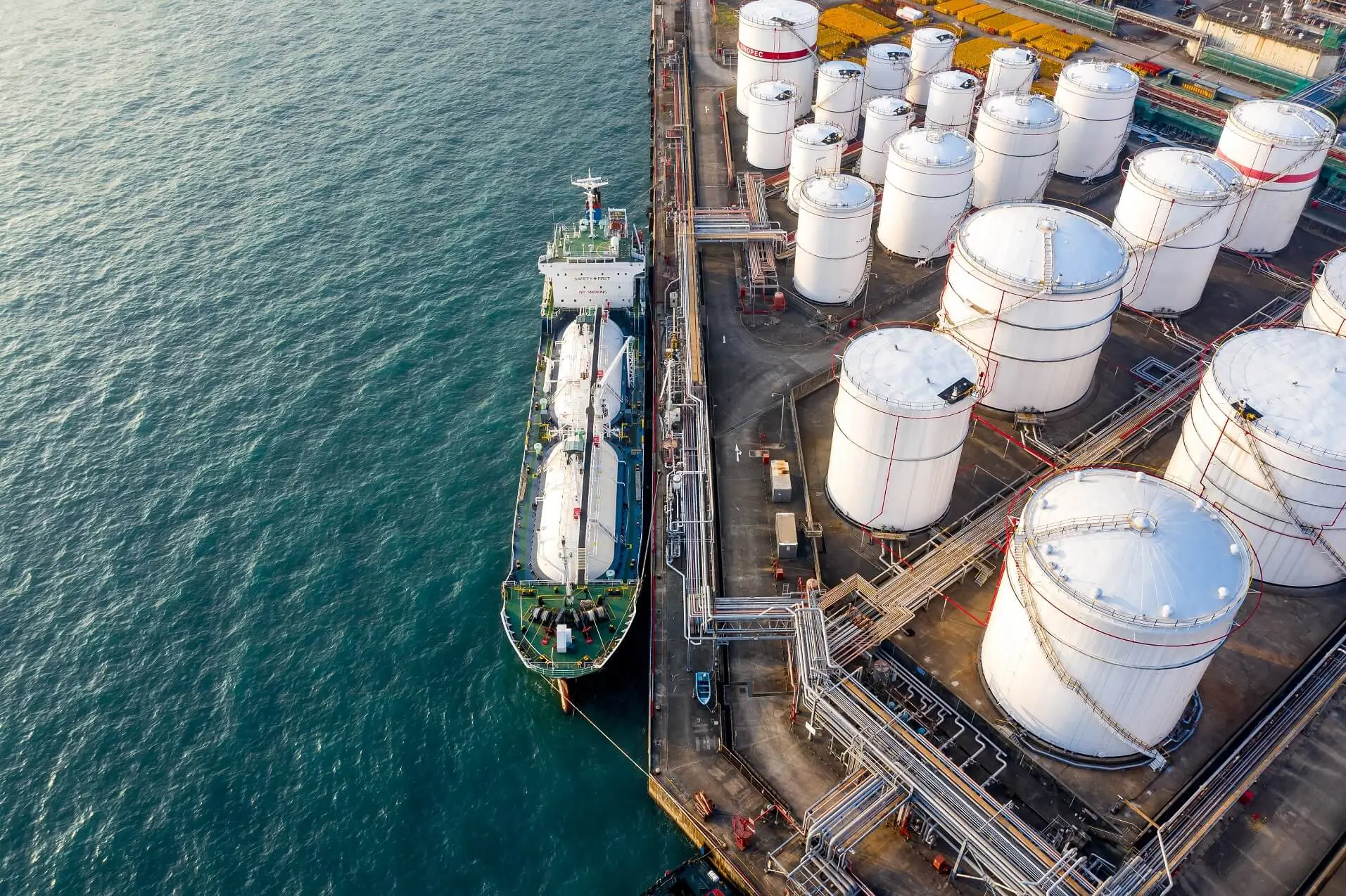 Linha Marítima e Portuária — operações e manutenção naval